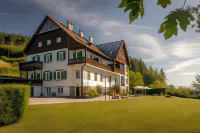 빌라 바이스 Erlebnisbad Attersee am Attersee 주변 호텔