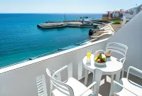 Livikon by the Sea - Bergblick