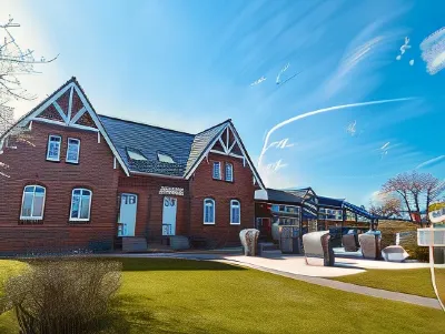 Kanal-Haus "Das Gästehaus Direkt am NOK" فنادق في Rendsburg