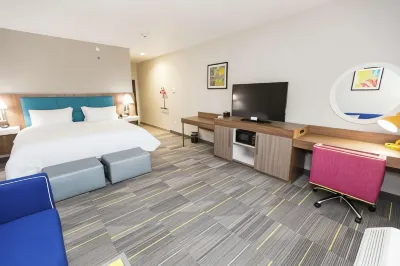 Hampton Inn Mustang