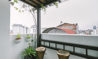 VietHome-Doorstep to Hoan Kiem Lake