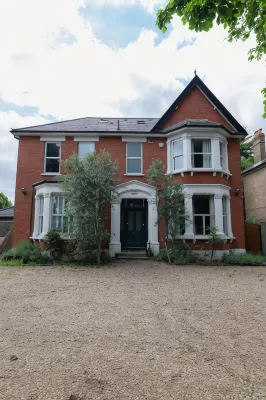 EBS Hostel London Các khách sạn gần St Catherine