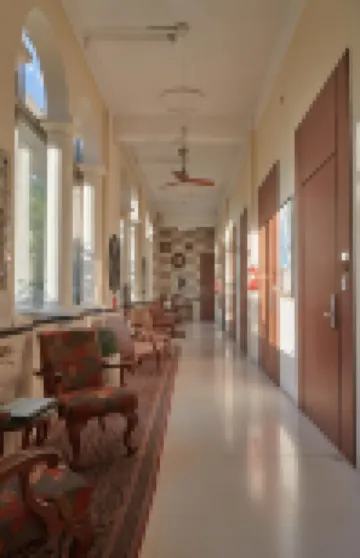 Elphinstone Hotel