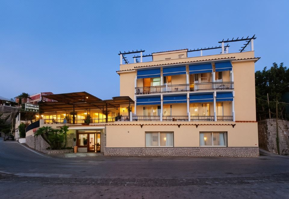 hotel overview picture