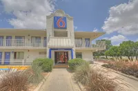 Motel 6 San Antonio, TX Six Flags Fiesta TX/La Cantera Area - 2 stelle