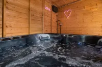 Perfect couple retreat to unwind&relax with HotTub Hotels in Telscombe Cliffs