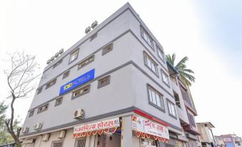 FabHotel Aaditya