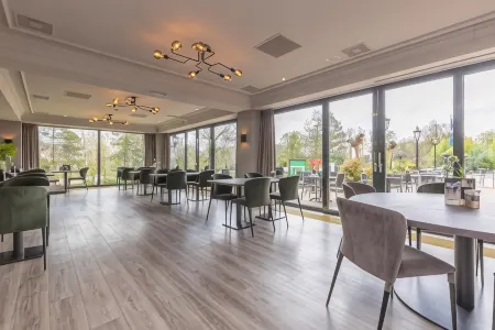 Fletcher Wellness-Hotel De Hunzebergen Отели в г. Borger
