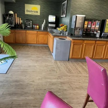 Days Inn by Wyndham Virginia Beach at the Beach Отели рядом с достопримечательностью «Кроатан-Бич»