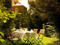 Hotel Schloß Edesheim, Privathotels Dr. Lohbeck GmbH & Co. KG Hotels in der Nähe von Tibolin Kinderspielpark
