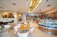 Crystal City Hotel - breakfast