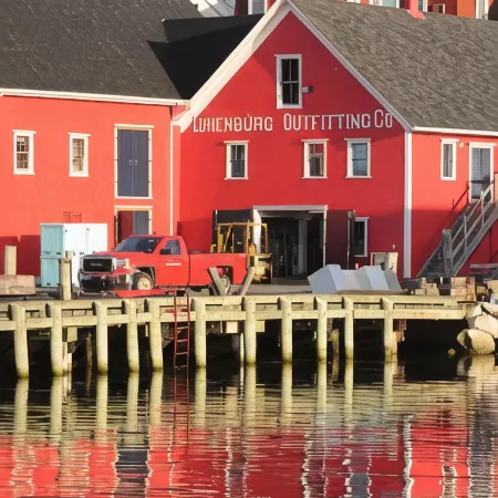 Smugglers Cove Inn