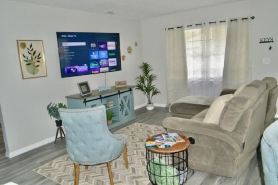 Charming 2-bedroom remodel house in welcoming St. Cloud with WiFi, AC