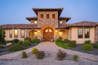 Tuscan Style Wine Country Getaway Hotels near Second Baptist Church