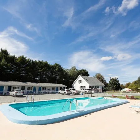 3BedroomApt Pool CampFire PlayArea