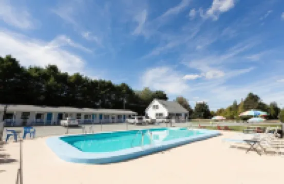 3BedroomApt Pool CampFire PlayArea