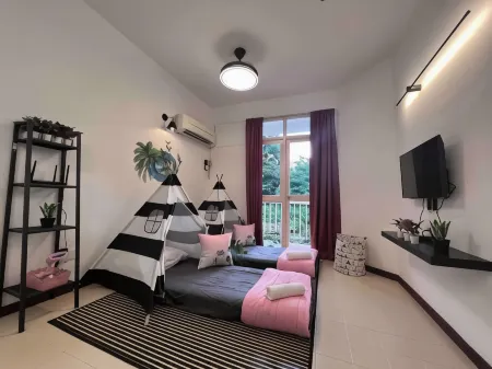 EE's Seaside House - Homestay 3 Min Walk to Beach Отели в г. Бату Ферринги