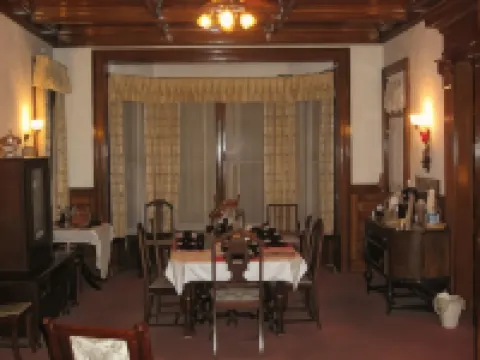 Olde Judge Mansion B&B Hotels in Troy