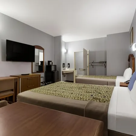 Scottish Inn & Suites