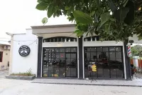 Jaka Homestay Hotel dekat LB KARTINI PUSAT BELANJA HP DAN ACC TERLENGKAP