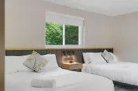 The Dudley Inn - Motels