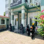 Acintyya Homestay Syariah RedPartner Hôtels à : West Karawang