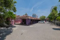 RedDoorz Near Bojonegoro Train Station Hotels in Bojonegoro