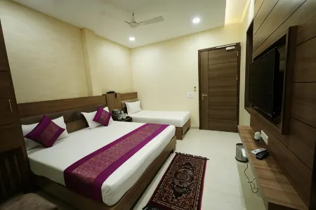 Swaran Hotel