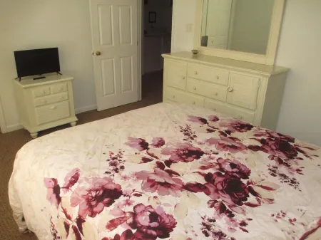 Spacious and Beautiful 4 Bedroom Condo Отели рядом с достопримечательностью «Wildwood Boardwalk»