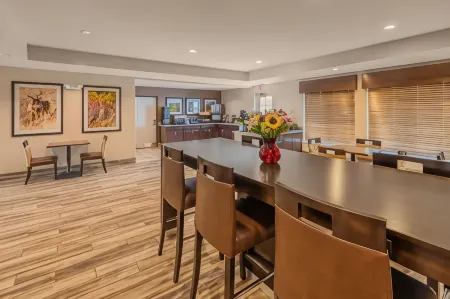 Landmark Suites - Williston