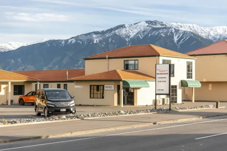 Lobster Inn Motel Отели в г. Кайкоура