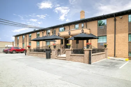 Holland Hotel Free Parking Jersey City Отели рядом со станцией Железнодорожная станция Grove Street