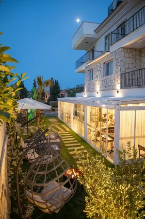 Urla 1867 Hotel Отели в г. Denizli Mahallesi