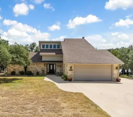 Lakefront Retreat with Pool,  on site Private Boat  Ramp and  2 slip dock.