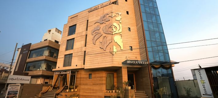 Maple Grand Hotels in Agra
