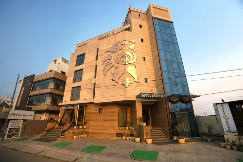 메이플 그랜드 아그라 호텔