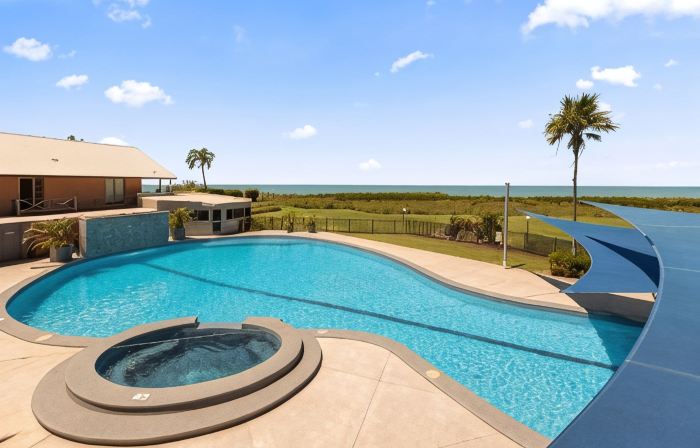 Moonlight Bay Suites