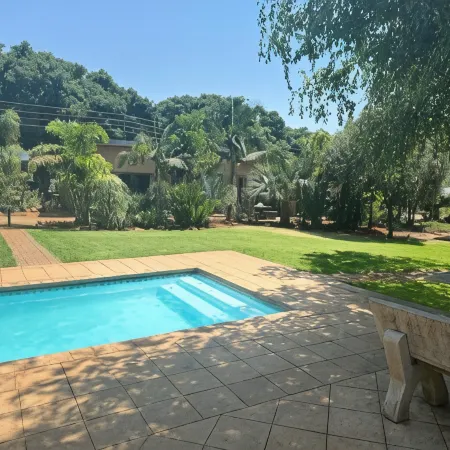 Manor Hills Guest Lodge