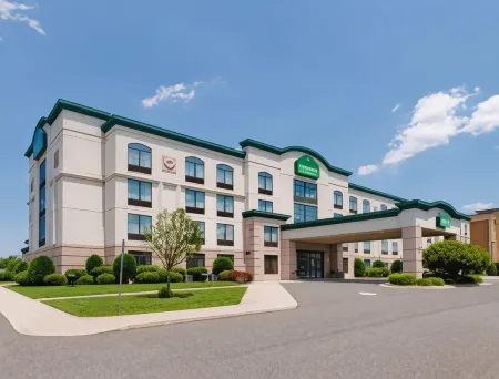 Wingate by Wyndham Vineland/Millville Отели рядом с достопримечательностью «The Landis Theater»