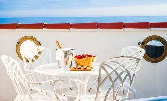 Grand Hotel Des Sablettes Plage, Curio Collection By Hilton