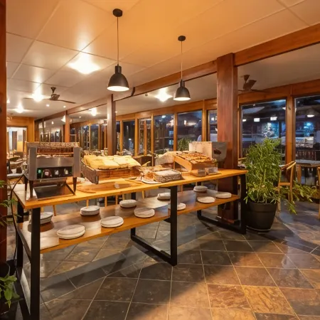 Knysna Log-Inn Hotel