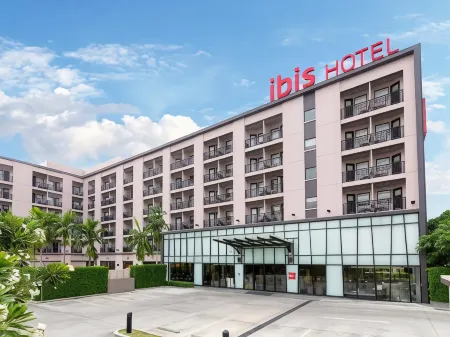 Ibis Hua Hin Отели рядом с достопримечательностью «Hua Hin Clock Tower»