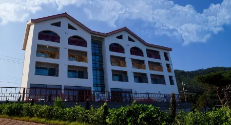 Byeonsanbando Jayjay Resort