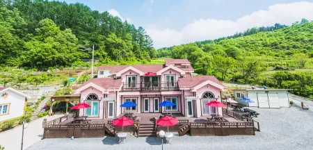 Goesan Scent of Forest Pension Отели рядом с достопримечательностью «Shinpoong Hanji Maeul»