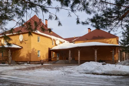 Chesnava Park-Hotel Отели в г. Брейтовский район