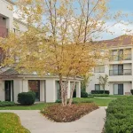 Courtyard Princeton Отели рядом с достопримечательностью «Университет Джеймс Форрестал Кампус оф Принстон»