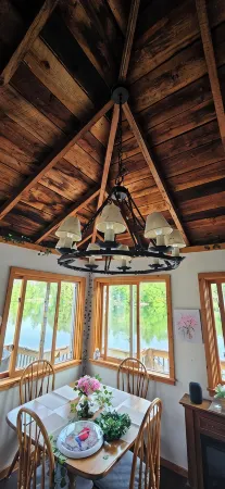 Cozy cottage on Pleasant Pond