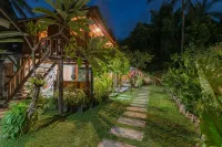 Tahlia's Villa Hotels in Tanjung