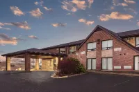 Travelodge by Wyndham Bridgewater Hotels in Lunenburg