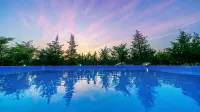 Seocheon Paintree Glamping - piscina